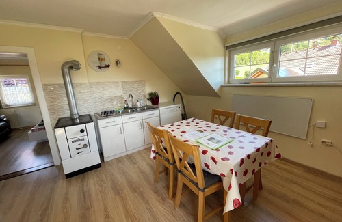 Gortschach Apartment | Cosy Retreat with Lake and Mountain Views