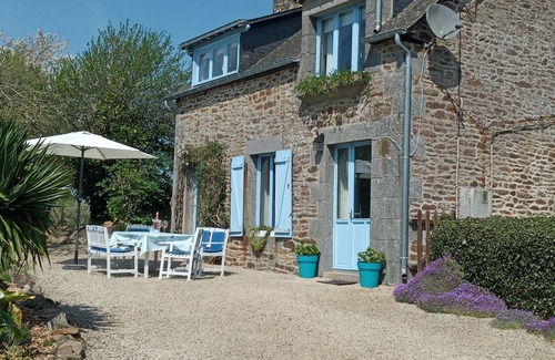 Saint-Helen Cottage | Cosy Rural Country Cottage with fabulous views (2 Bedrooms, Sleeps 4) Near Dinan