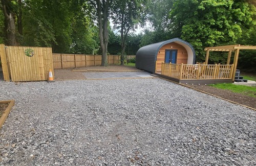 Cefn-y-bedd Cabin | Cosy, Secluded Pod With Hot Tub in North Wales Within Easy Reach to Chester