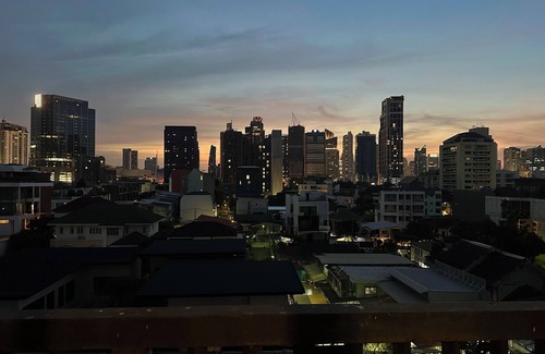 Ekkamai Apartment | Cosy Studio with City View