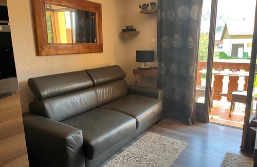 Albiez-le-Vieux Apartment | Cosy studio with superb view of the Aiguilles d'Arves at the foot of the slopes