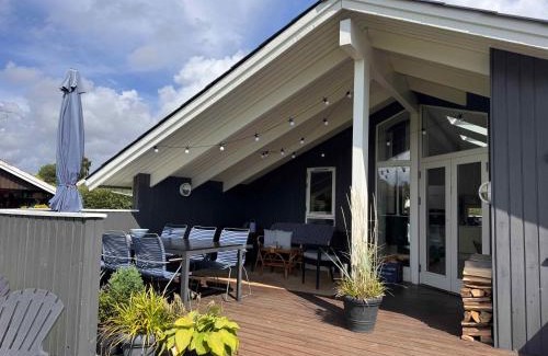 Boeslunde House | Cosy Summer House At Kobæk Strand