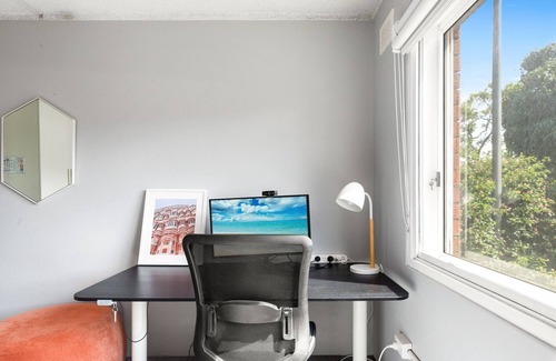 Sydenham Apartment | Cosy Sydenham 1-Bed by Inner-West's Attractions