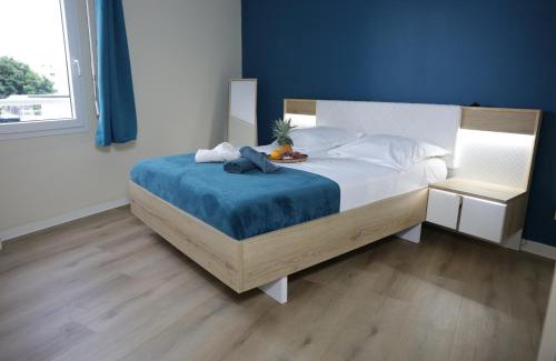 Sainte-Clotilde Centre Apartment | Cosy T3 Oiseau de Paradis Billard Balnéothérapie proche aéroport et centre-ville