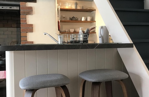 Tregony Cottage | Cosy Village Cottage, valley views, parking, wifi and dog friendly