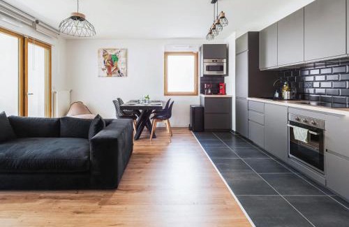 Magny-le-Hongre Apartment | Cosygreen77- Spacious apt with garden & parking, 7mns by car from Disneyland