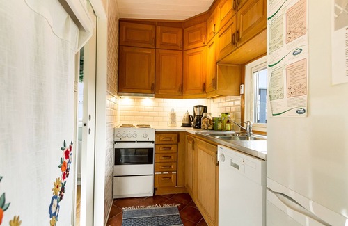 Falkenberg Cottage | Cottage 300 m from Skrea beach. Sheets, towels and cleaning are always included.