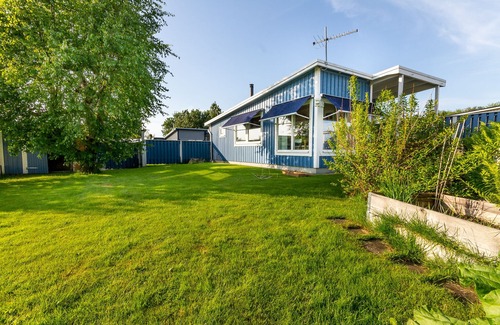 Falkenberg Cottage | Cottage 300 m from Skrea beach. Sheets, towels and cleaning are always included.