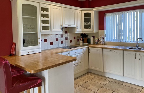 Cleggan Cottage | Cottage 322 - Cleggan - sleeps 8 guests in 4 bedrooms