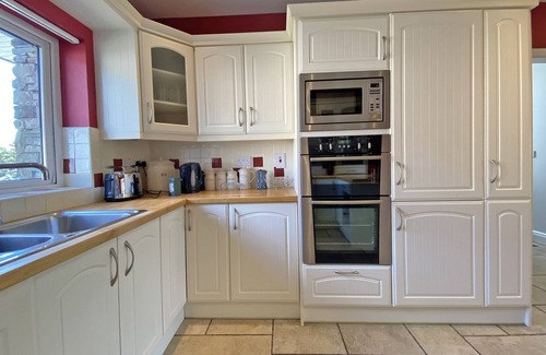 Cleggan Cottage | Cottage 322 - Cleggan - sleeps 8 guests in 4 bedrooms