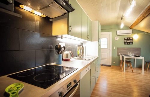 Meussia House | Cottage 4pers center of Jura between lakes and mountains. Wifi/Spa.