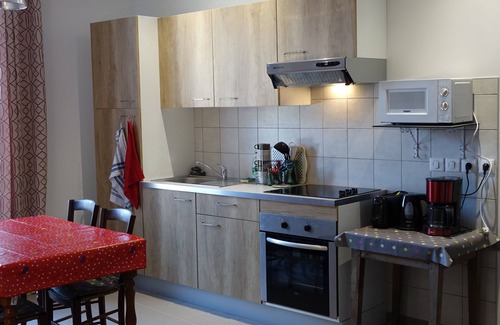 Benon Cottage | Cottage 5 to 7 people. 20 mins from La Rochelle, 10 mins from the Marais Poitevin.