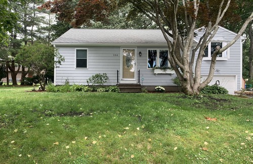 Narragansett Pier Cottage | Cottage across from the river