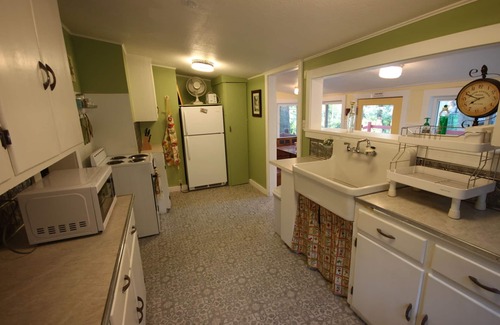 Somers Cottage | Cottage at Somers Bay overlooking Flathead Lake