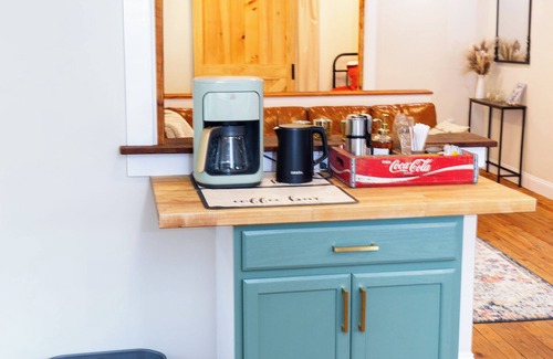 Catawba Cottage | Cottage, Axe Throwing, Fire Pit, Creek, Close to AT and TC. Fenced yard