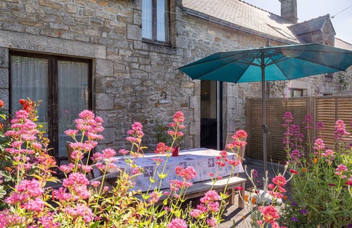 La Vraie-Croix House | Cottage 'Domaine De Lestroué - Belle-île' with Shared Pool, Private Terrace and Wi-Fi