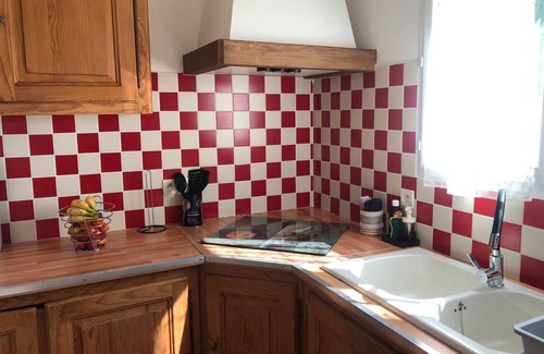 Saint-Christol-Les-Ales House | Cottage 'Gite Le Pin Parasol' with Wi-Fi and Air Conditioning