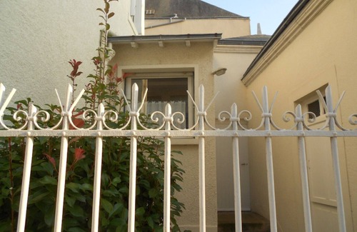 Airvault House | Cottage in a small city of character