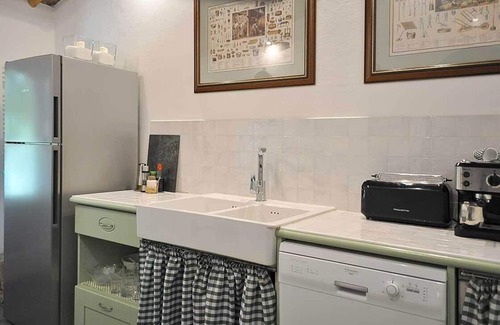 Moncioni Cottage | Cottage in Moncione near Florence, Siena & Arezzo, walk to restaurant