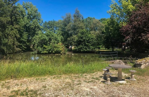 Varaignes House | Cottage 'Le Pêcheur' with Lake View, Shared Pool and Private Terrace