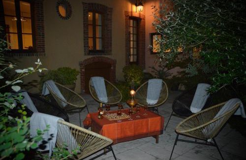 Aubigny-sur-Nere House | Cottage Mackinley, domaine entier, séjour nature et détente automnale, 15 pers, Centre Historique, gare TER