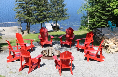 Unorganized Centre Parry Sound Cottage | Cottage! Memories! Sunsets! Hot tub & Sauna! Waterfront! Shallow Beach!