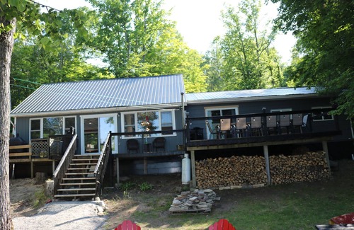 Unorganized Centre Parry Sound Cottage | Cottage! Memories! Sunsets! Hot tub & Sauna! Waterfront! Shallow Beach!