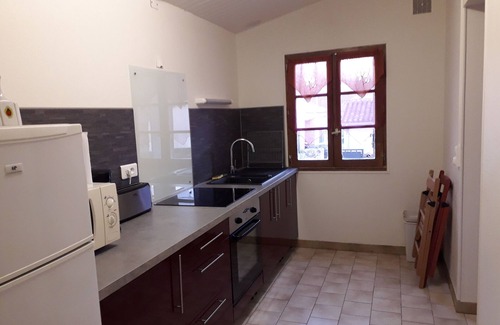 Chalandray Cottage | cottage near Futuroscope, countryside, with pool, sauna, jaccuzi professional