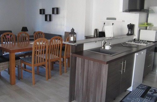 Saint-Loup-Lamaire Apartment | Cottage of 11 pers in Green Station
