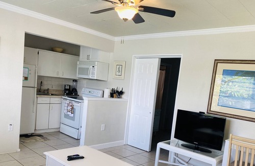 Sunset Reef Cottage | Cottage on the water! 1bd/2ba with dock by the beach