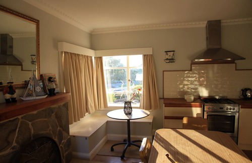 George Town Cottage | Cottage on York Cove. Every living area with water views. Cosy. Walk to shops.