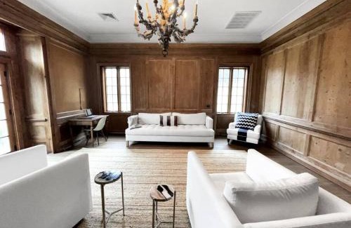 West Cornwall House | Cottage Retreat - Historic Cottage Home w Home Gym