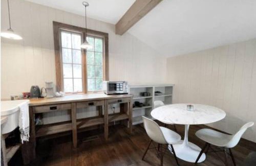 West Cornwall House | Cottage Retreat - Historic Cottage Home w Home Gym