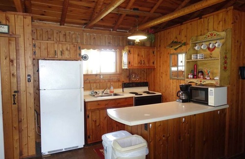 Scandinavia Cottage | Cottage & Suite on a Quiet Lake + Free Kayaks!