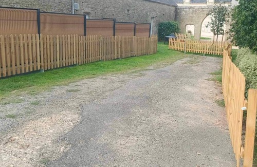 Merlevenez House | Cottage 'Traou Mad - Gwenn Ha Du' with Private Garden and Wi-Fi