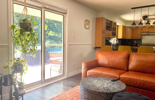 Thames Centre House | Cottage vibes! Cozy group retreat with pool and hot tub