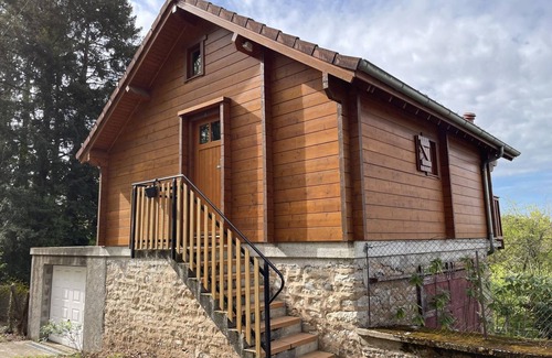Saint-Bonnet-Troncais Apartment | Cottage with Air Conditioning, Wi-Fi and Pets Welcome in Saint-Bonnet-Tronçais