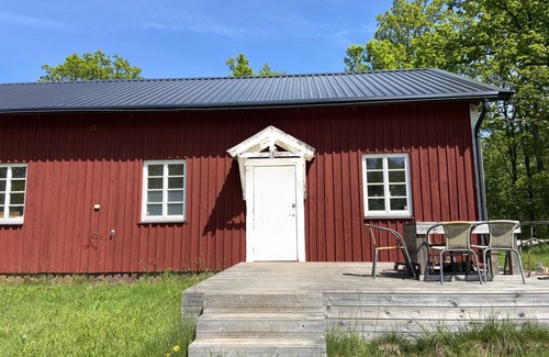 Annerstad House | Cottage with a own boat by the lake