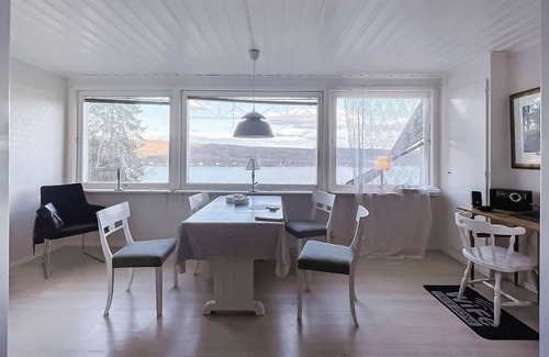 Boras Municipality House | Cottage with fantastic panoramic view of Lake Öresjön.