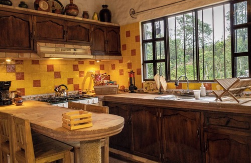 Ixhuatlancillo Cabin | Cottage with stream near Orizaba, ideal to disconnect (pet friendly)