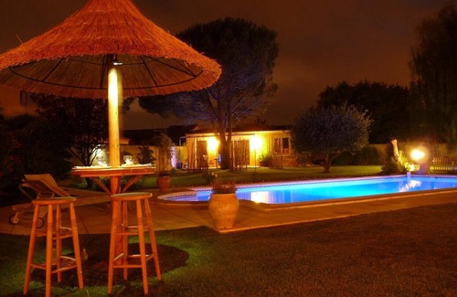 Bouillargues Cottage | cottage ZEN 2 people in village near Nimes air conditioning swimming pool garden