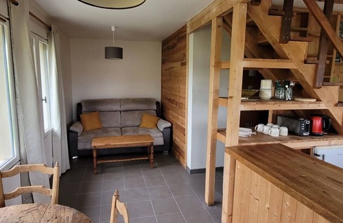 Saint-Victor-en-Marche Ski Chalet | Country cottage on the edge of a forest