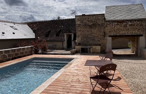 Le Grand-Pressigny Cottage | Country house 16 pers, swimming pool, village center