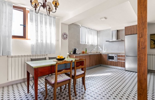 Muros de Nalon House | Country House 'Apartamento Irene' with Shared Terrace, Shared Garden and Wi-Fi