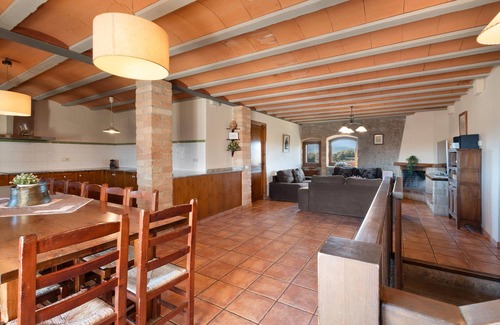 Casserres House | Country House 'Cal Cirera' with Mountain View, Wi-Fi and Air Conditioning