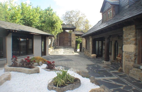 Rozas House | Country House 'Cuarto De Las Hostias' with Mountain Views, Private Terrace and Wi-Fi