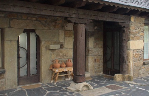 Rozas House | Country House 'Cuarto De Las Hostias' with Mountain Views, Private Terrace and Wi-Fi