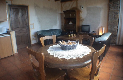 Rozas House | Country House 'Cuarto Del Ama' with Mountain Views, Private Garden and Wi-Fi