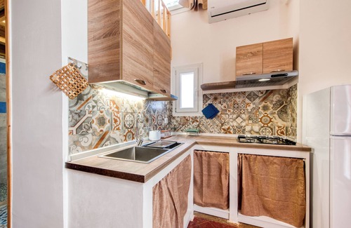 Merine House | Country House 'Flavienne' with Shared Terrace, Wi-Fi and Air Conditioning