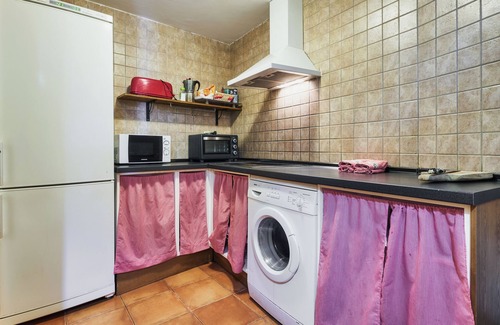 Anta de Rioconejos House | Country House 'La Casa De Anta' with Mountain View, Private Garden and Wi-Fi